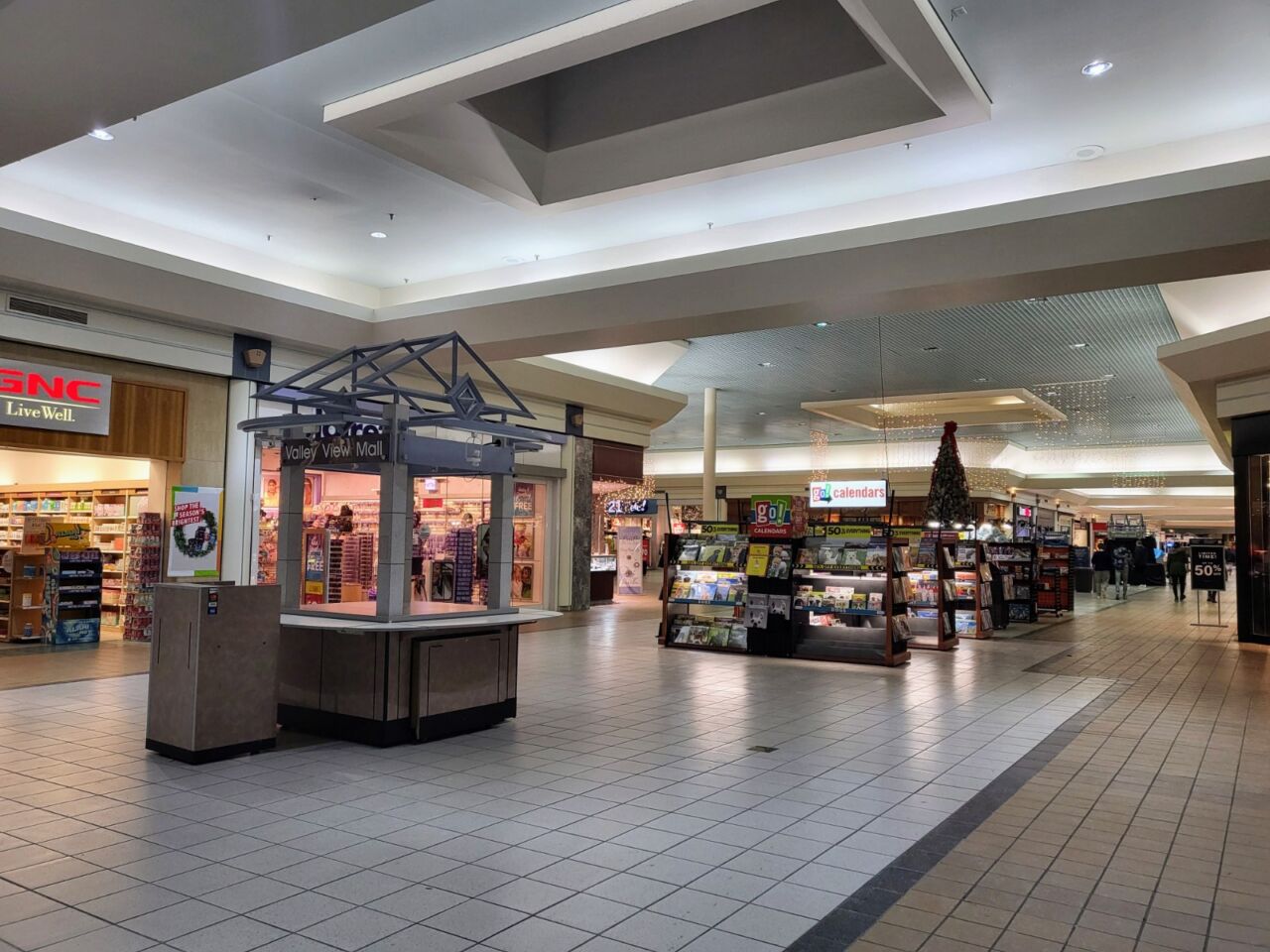 Does La Crosse's Valley View Mall need reimagining? WIZM 92.3FM 1410AM